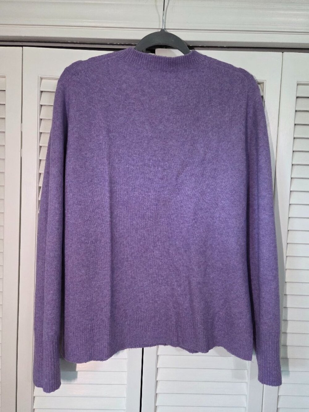 J.Crew Lilac Crewneck Extra Soft Sweater Sz L - Picture 3 of 3